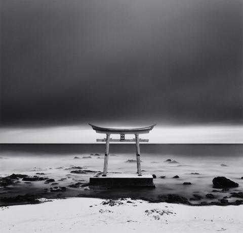 Michael Kenna Torii Gate, Shosanbetsu, Hokkaido, Japan #17/45