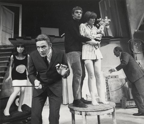 Louise Purnell, Albert Finney, Derek Jacobi, Maggie Smith and Graham Crowden in 'Black comedy' by Peter Schaffer, The National Theatre, London