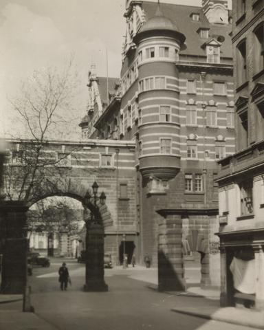 Emil Otto Hoppé Scotland Yard, London