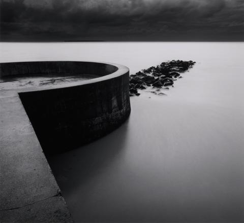 Michael Kenna Pier's End, Chatelaillon-Plage #37/45