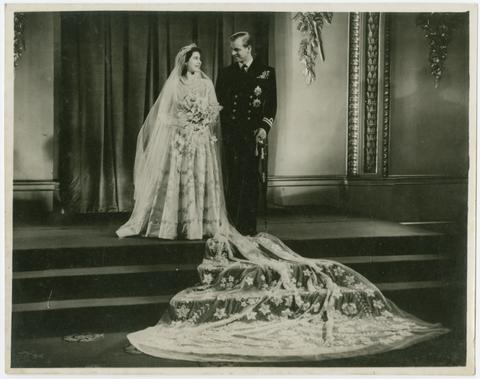  Wedding portrait of Princess Elizabeth and Philip Mountbatten, December 20, 1947.