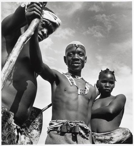 Young Zulus, near Hopo, Natan, 1949