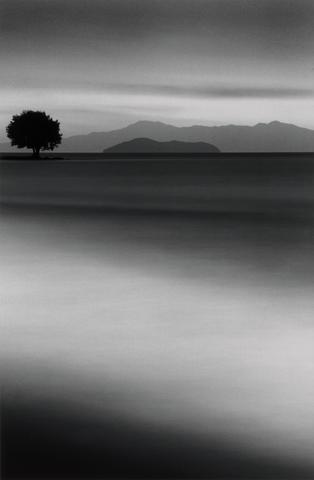 Michael Kenna Biwa Lake Tree, Omi, Japan