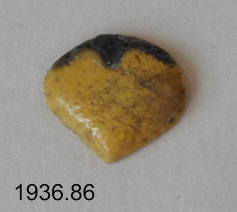 Unknown, Yellow faience pomengranate pendant, 1558–1085 B.C.