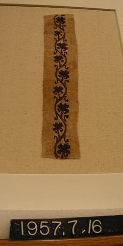 Unknown, Red and purple on white, vine pattern affected by angularity of the weave, 5th century A.D.