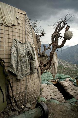Tim Hetherington, Untitled, Korengal Valley, Kunar Province, Afghanistan, 2008