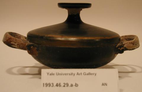 Unknown, Black glaze lekanis with lid, 425–375 B.C.