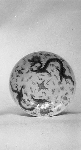 Unknown, Plate with Dragons Chasing Pearls, 19th century