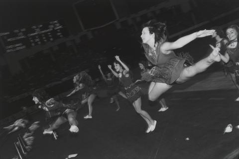 Garry Winogrand, 1977 Houston, Texas (Cheerleaders), 1977
