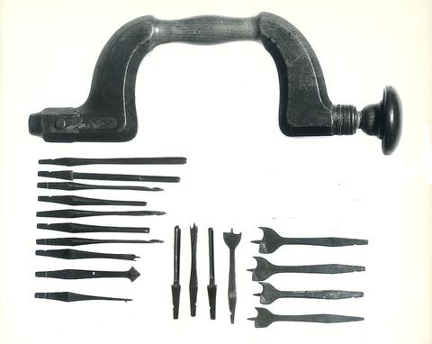 Unknown, Woodworker's brace and eighteen (18) bits, n.d.
