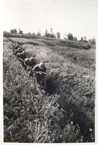 Dmitri Baltermants, In the Trenches, from The Great Patriotic War, Vol. II, 1941–45, printed 2003