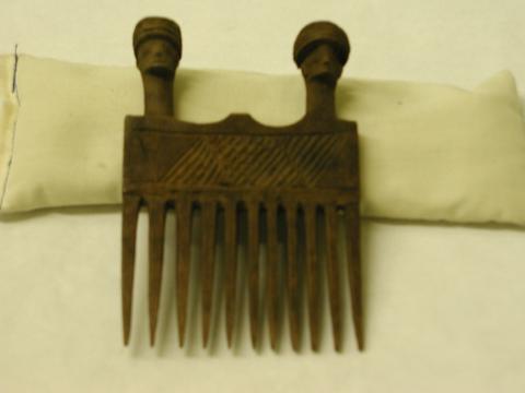 Comb with two heads, 19th to mid-20th century