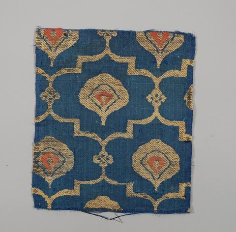Unknown, Textile Fragment with Peacock Feathers in a Lattice
