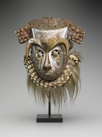 Mask (Ishyeen Imaalu), mid-20th century
