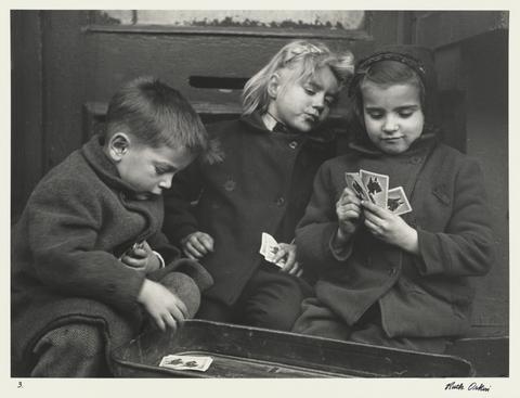 Ruth Orkin, The Card Players (Marylin), 1955