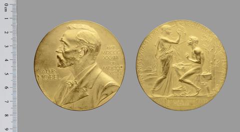 Erik Lindberg, Nobel Prize Medal for Literature presented to Sinclair Lewis, 1930