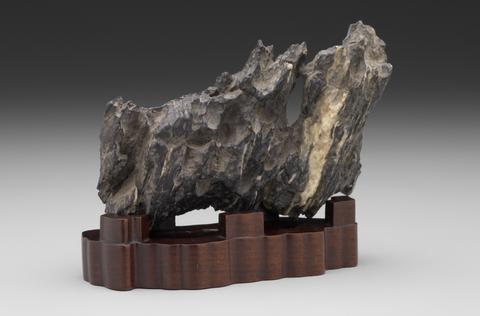 Unknown, Brush Rest in the Shape of Mountain Peaks, 17th–19th century