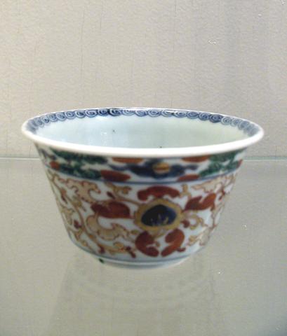 Unknown, Pair of Porcelain Tea Cups, 18th century