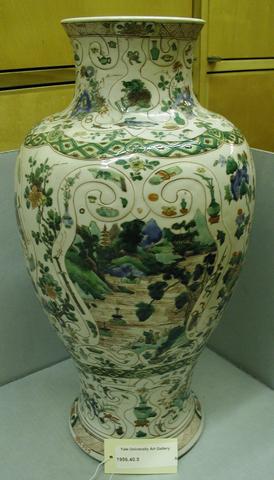 Unknown, Vase with Landscapes and Hundred Antiquities, 19th century