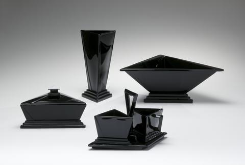 Robert Eugene McEldowney, Vase, "Modernistic" pattern, patented 1928