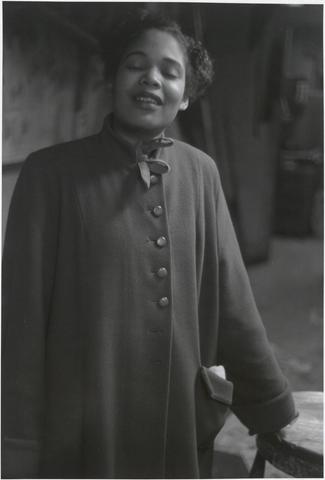 Roy DeCarava, Woman Smiling, 1952