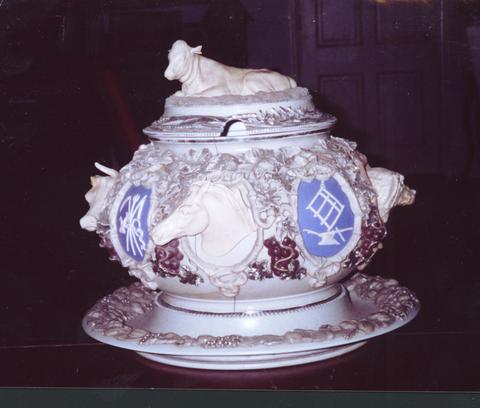 Villeroy and Boch, Tureen and Stand, ca. 1870