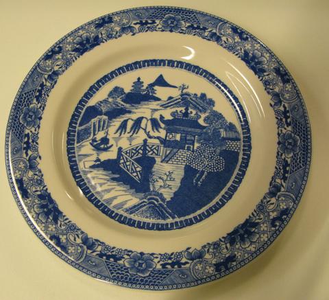 Syracuse China Co., Plate from Silliman College Dining Hall, 2002