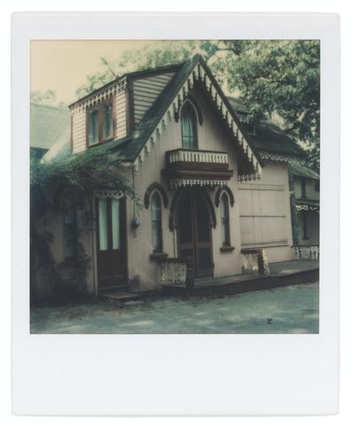 Walker Evans, Untitled [Gingerbread Trim House, Martha's Vineyard, Massachusetts], 1974, 09/28