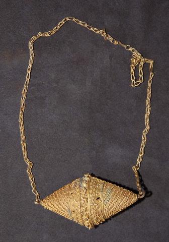 Biconical pendant on a chain, 19th–20th century