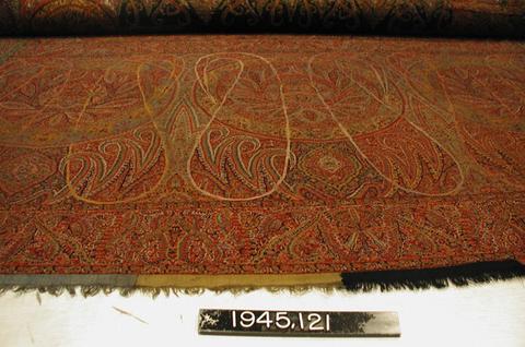 Unknown, Long shawl with Lotus and Paisley Design, 1840s–50s