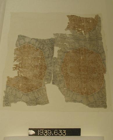 Unknown, Textile Fragments with Octagons, Animals, and Inscription, 12th–13th century