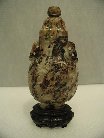 Unknown, Agate Flecked Vase, with cover, 18th century