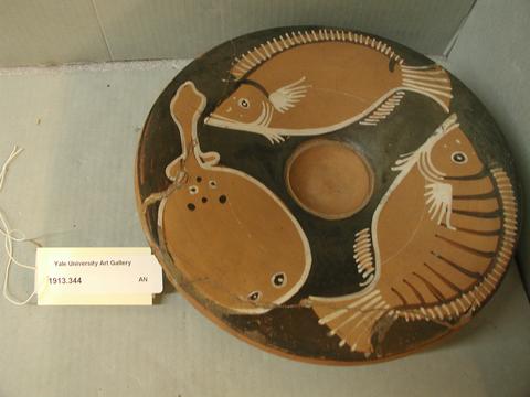 De Bellis Painter, Fish-plate, ca. 360 B.C. to 320 B.C.