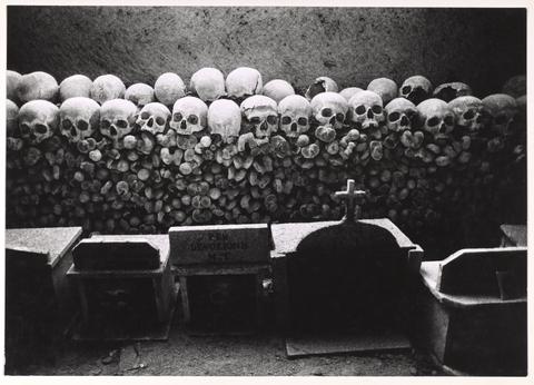 Mimmo Jodice, The Cult of the Dead, Naples, 1975
