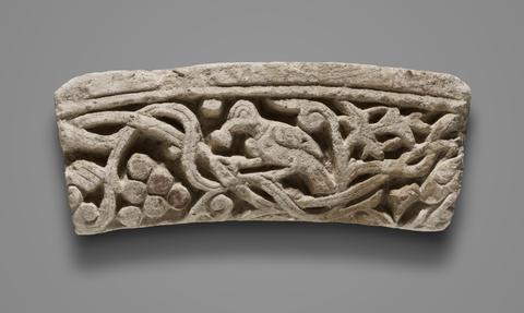 Unknown, Relief fragment depicting a dove and grapevine, 5th–6th century A.D.
