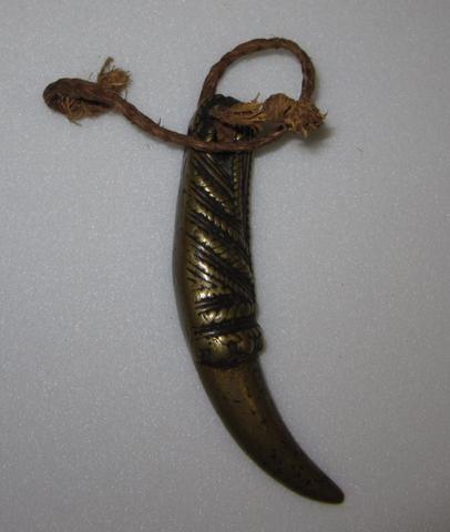 Tooth Form on String, early 20th century, before 1930