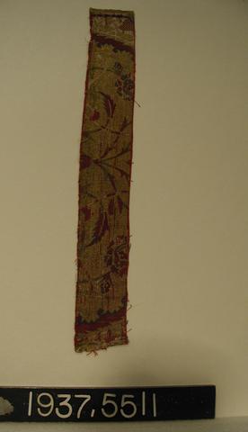 Unknown, Textile Fragment with a Bouquet of Flowers, 16th century