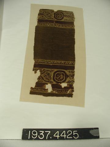 Unknown, Fragment of slit tapestry., 4th–6th century A.D.