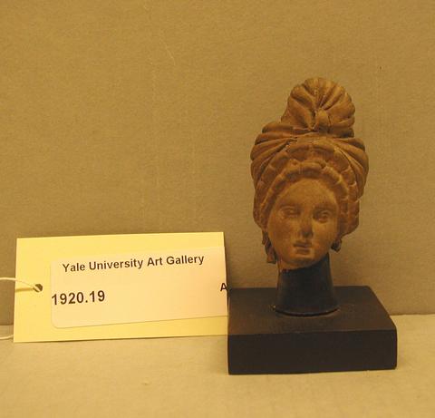 Unknown, Tanagra Woman's Head, 323–146 B.C.