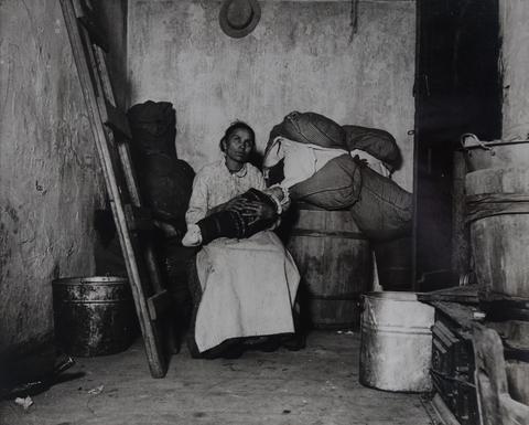Jacob Riis, Italian Mother and Her Baby in Jersey Street, ca. 1890, printed after 1946