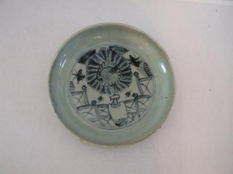 Unknown, Dish with Chrysanthemum, late 15th–early 16th century