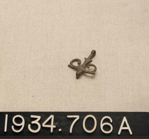 Unknown, five bonze objects, buckle tongue, pendants, ca. 323 B.C.–A.D. 256