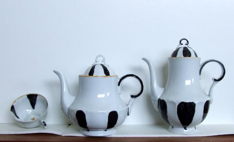Donald Sultan, Partial tea and coffee service, "Tulip" pattern, 1990