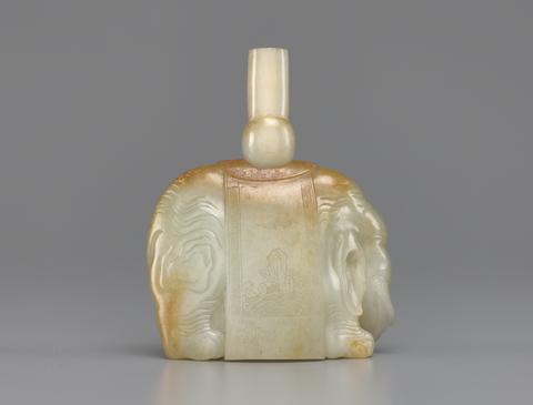Unknown, Snuff bottle in the Shape of an Elephant with Vase, 17th–18th century